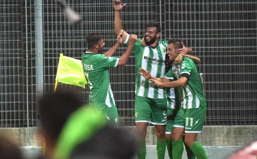 Pagelle Arzachena: Sanna rapace, Nuvoli motorino, Vano totem