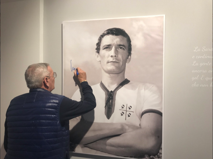 Gigi Riva nel Museo del Cagliari