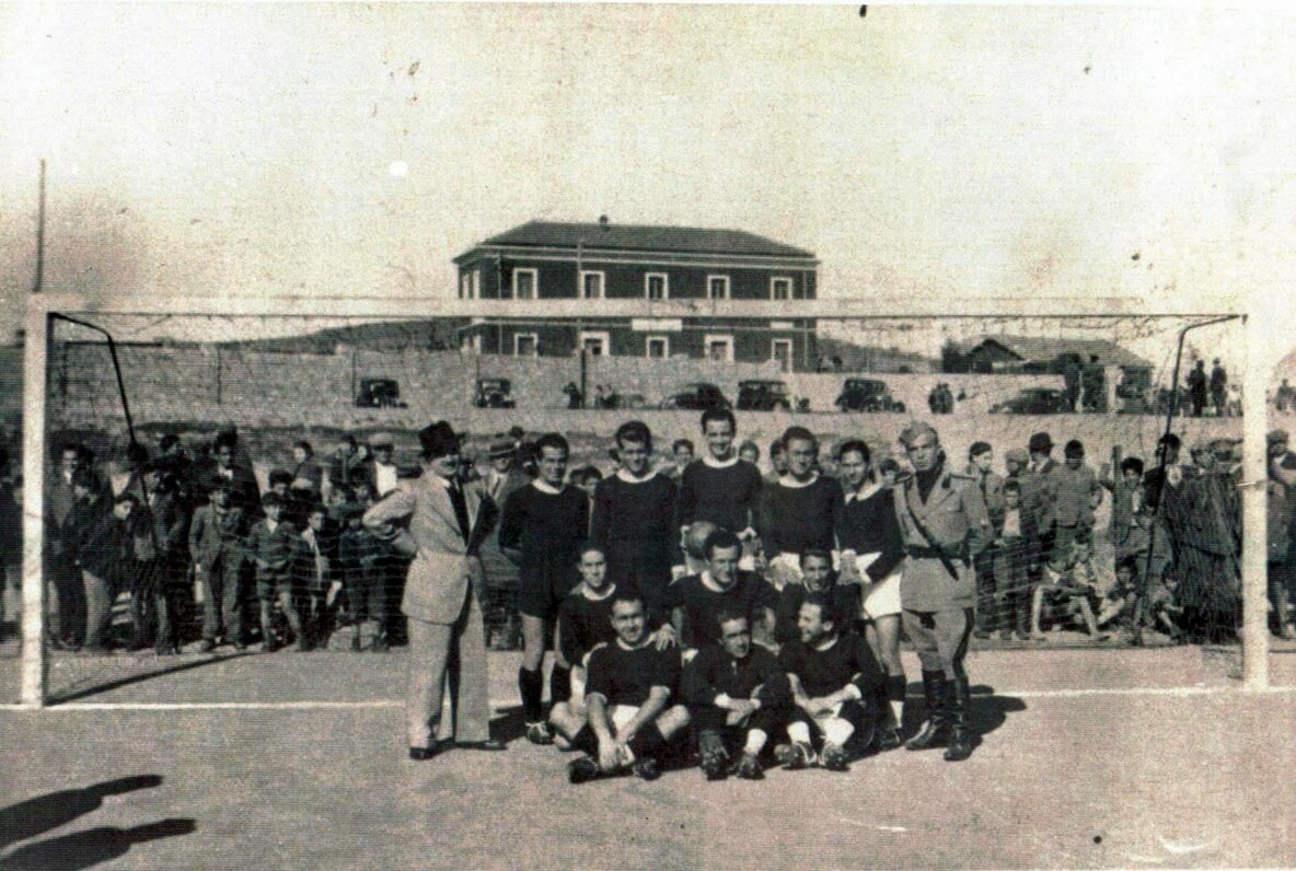 La Nuorese nella seconda metà degli anni Trenta (foto: Nuorese Calcio)
