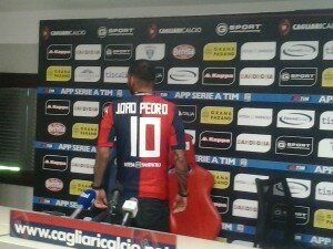 Joao Pedro nel giorno della presentazione ufficiale (foto: SardegnaSport)