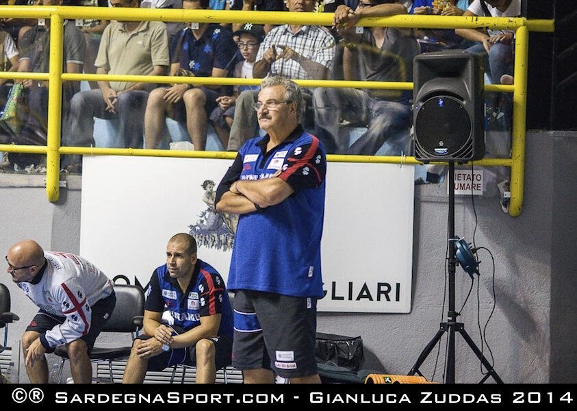 Meo Sacchetti, coach della Dinamo Sassari (foto: Gianluca Zuddas - sardegnasport.com)