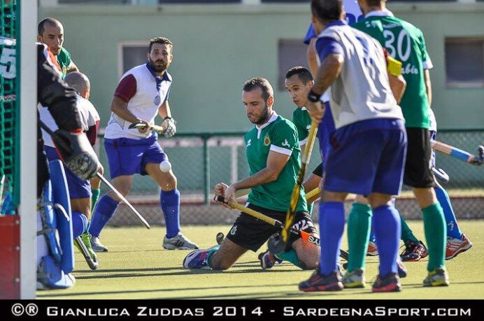 Una fase di gioco durante il derby tra Amsicora Cagliari e CUS Cagliari (foto: Gianluca Zuddas - SardegnaSport)