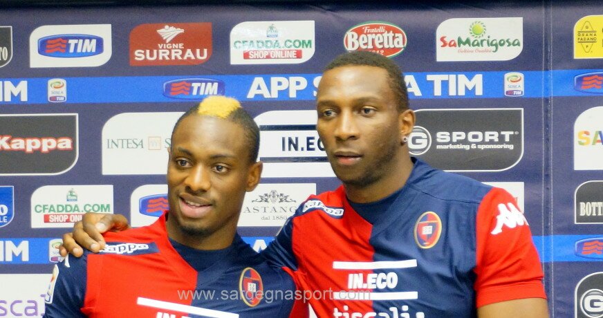Paul Jose M'Poku e Modibo Diakitè nel giorno della presentazione ufficiale (foto: SardegnaSport.com)