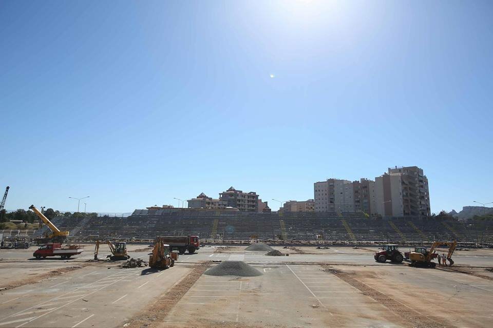 Si lavora su quello che sarà il campo della Sardegna Arena (foto: Cagliari Calcio)