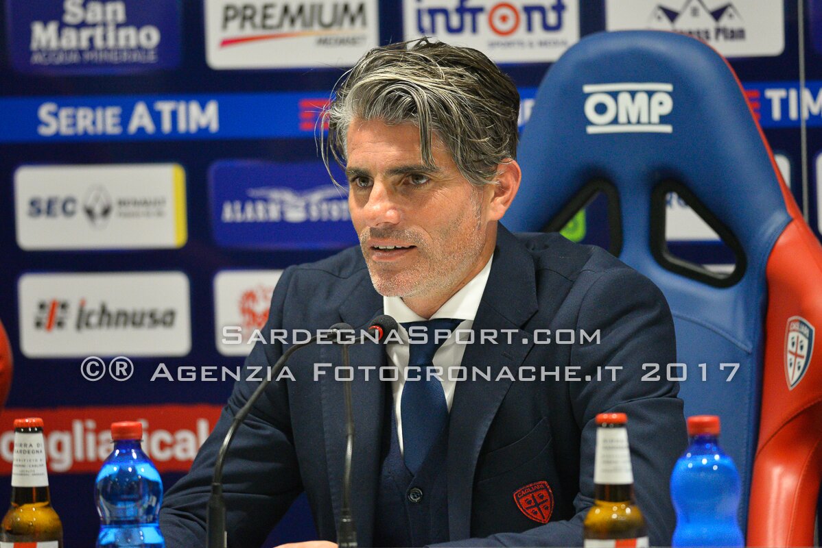Diego Lopez, allenatore del Cagliari, in sala stampa (foto: Zuddas)