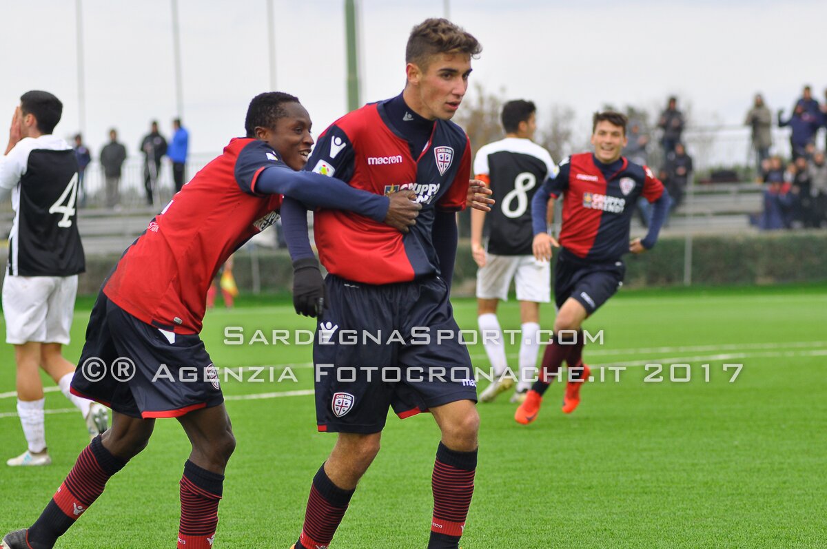 Christ Kouadio e Andrea Porcheddu del Cagliari Primavera (foto: Zuddas, Agenzia Fotocronache)